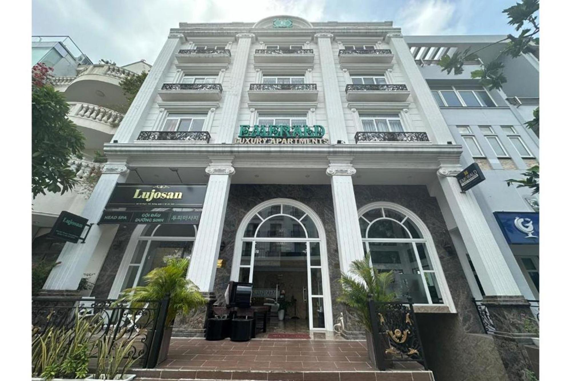 Collection O Emerald Luxury Apartment - Near Secc Ho Chi Minh City Exterior photo
