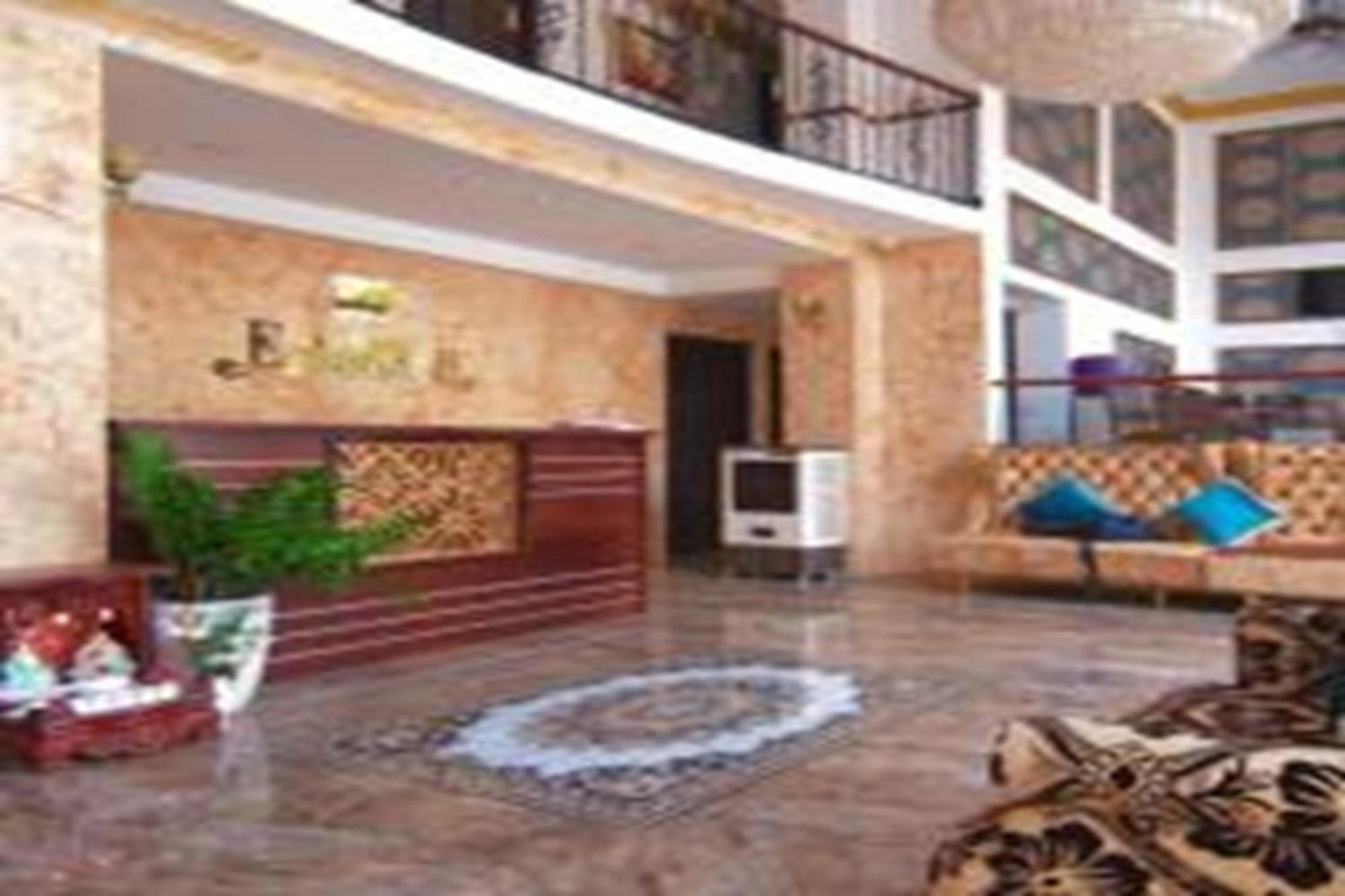 Collection O Emerald Luxury Apartment - Near Secc Ho Chi Minh City Exterior photo
