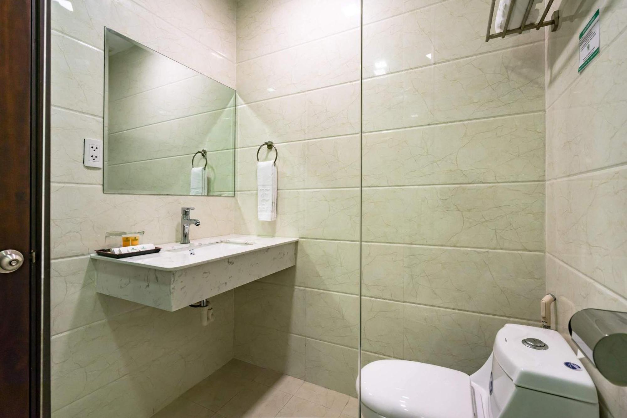 Collection O Emerald Luxury Apartment - Near Secc Ho Chi Minh City Exterior photo