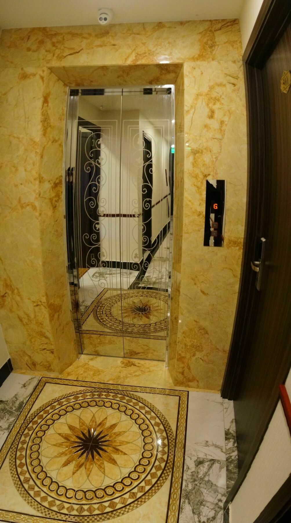 Collection O Emerald Luxury Apartment - Near Secc Ho Chi Minh City Exterior photo